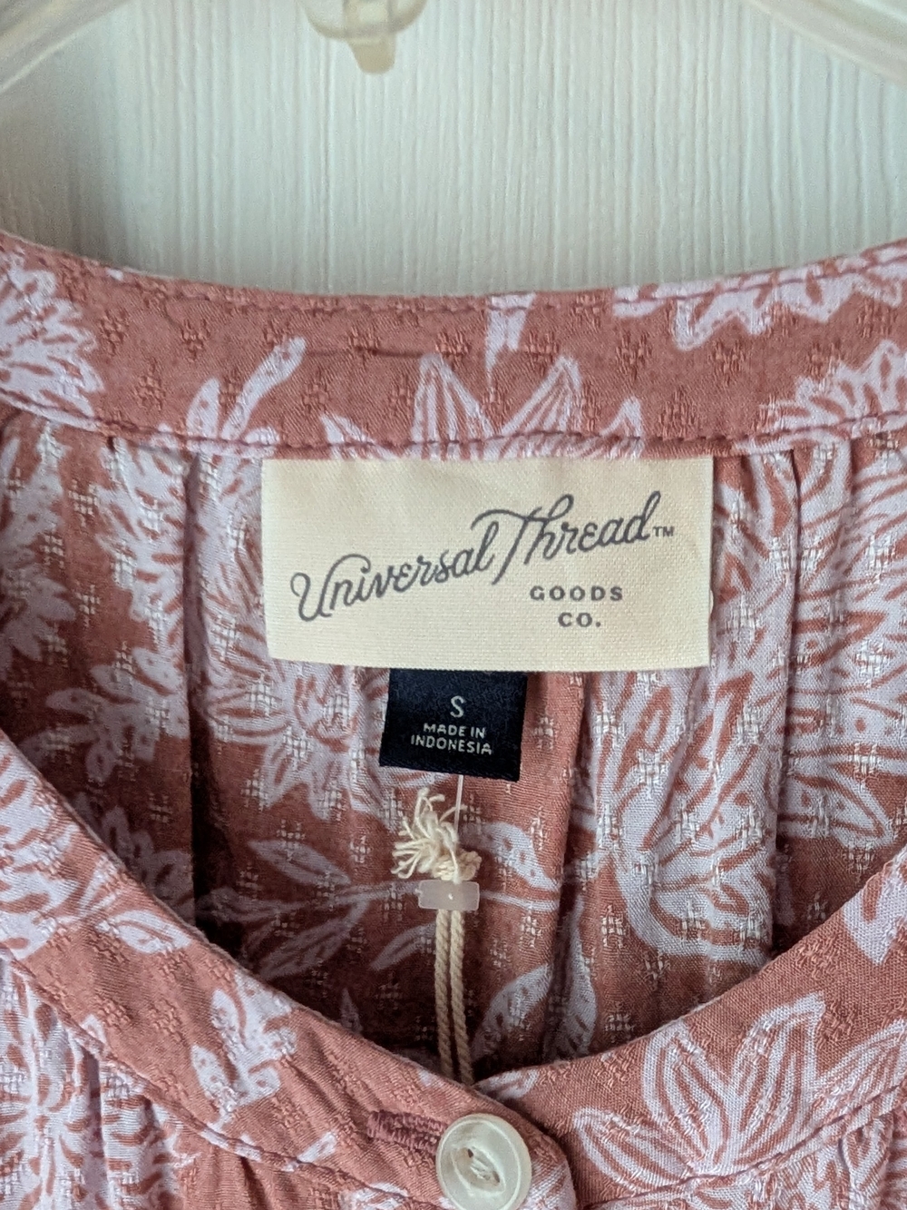 Pretty Universal Thread Top - Picture 2 of 8